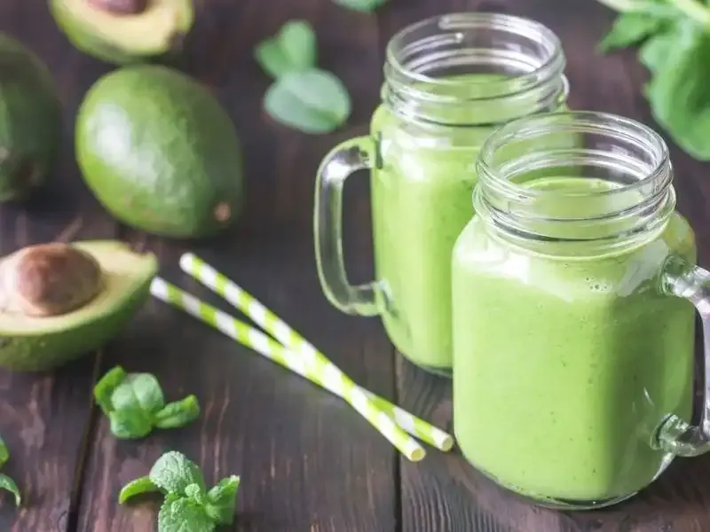 Avokadolu Yeşil Smoothie