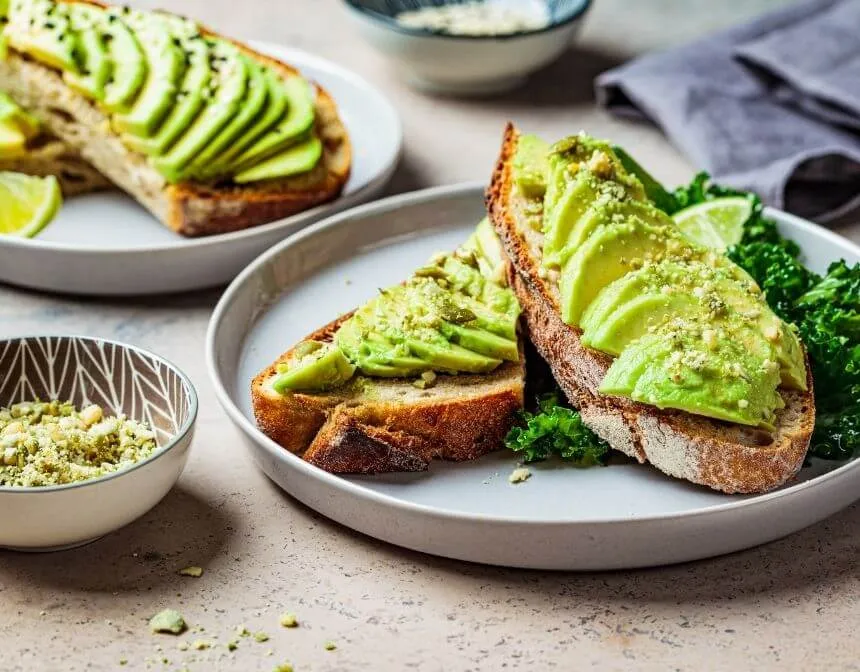 Avokadolu Tost