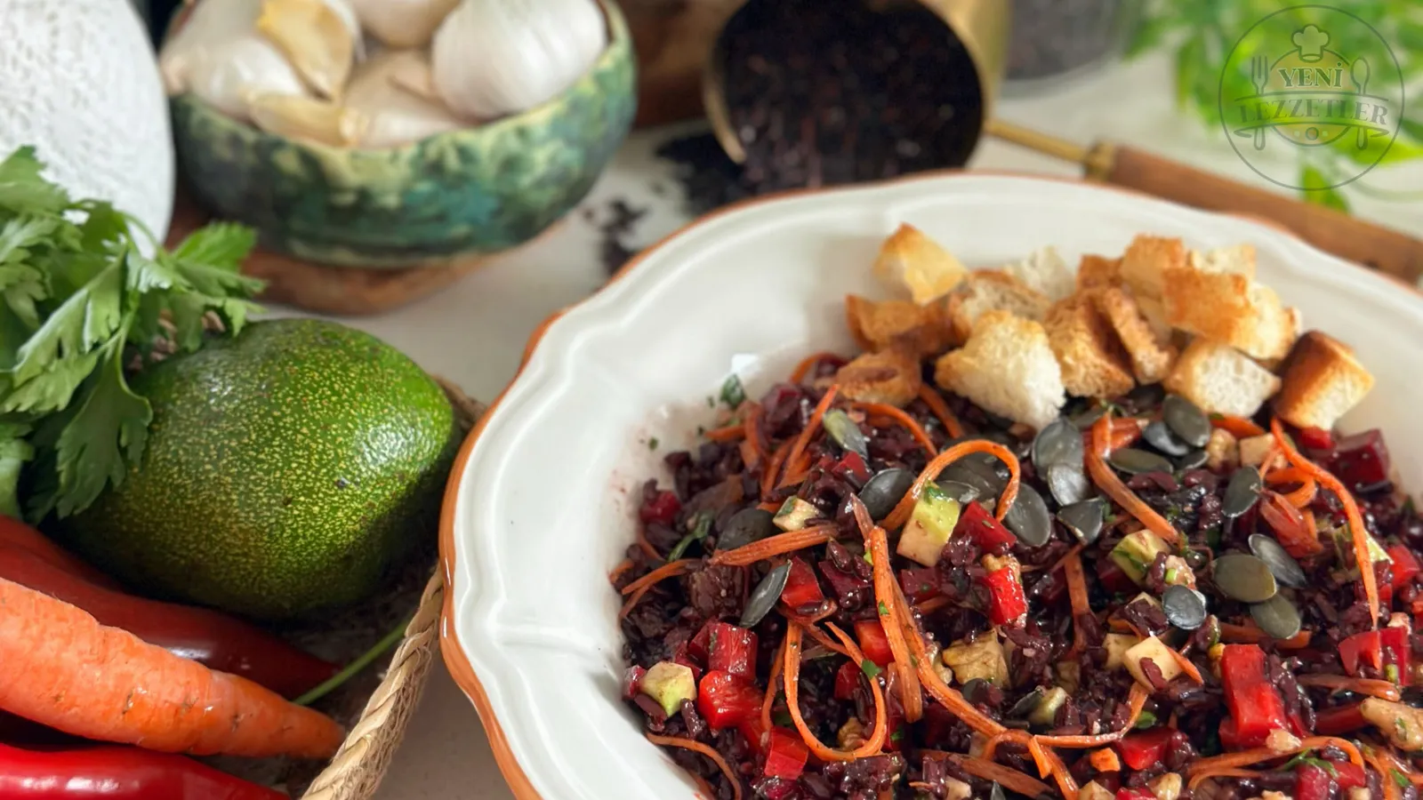Siyah Pirinçli Salata