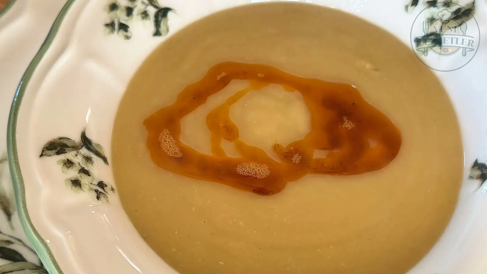 Lokanta Usulü Mercimek Çorbası